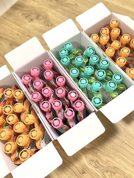 水果汁 小孩 小孩飲料 小孩果汁 幼兒食品 幼兒果汁  幼兒飲品推薦 果汁 蔬菜果汁 蔬果汁 百分百果汁  100%果汁 草莓果汁 胡蘿蔔汁 新竹美食 十全特好 十 全果醋  iOiO 一比呀呀 禮盒推薦