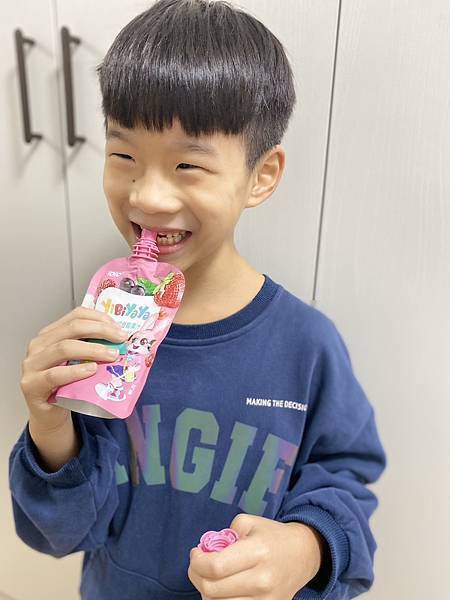 水果汁 小孩 小孩飲料 小孩果汁 幼兒食品 幼兒果汁  幼兒飲品推薦 果汁 蔬菜果汁 蔬果汁 百分百果汁  100%果汁 草莓果汁 胡蘿蔔汁 新竹美食 十全特好 十 全果醋  iOiO 一比呀呀 禮盒推薦
