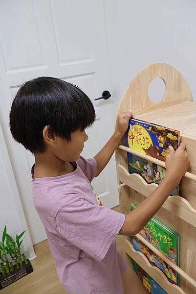 Man&Kids寵小孩兒童生活家居｜旋轉書櫃｜兒童書櫃｜育兒
