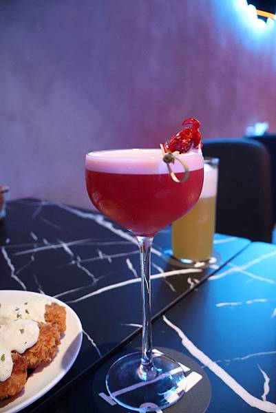 東區巷弄裡新開了一間餐酒館Still Taipei｜台北餐酒