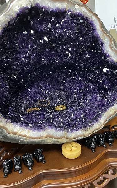 升官加薪的開運好物<<恬芯晶品>>｜開運紫晶｜紫晶洞推薦｜開