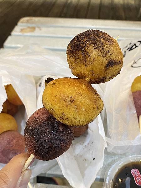 新莊美食｜原來黑丸也有地瓜球!?<<黑丸地瓜球>>買黑丸地瓜