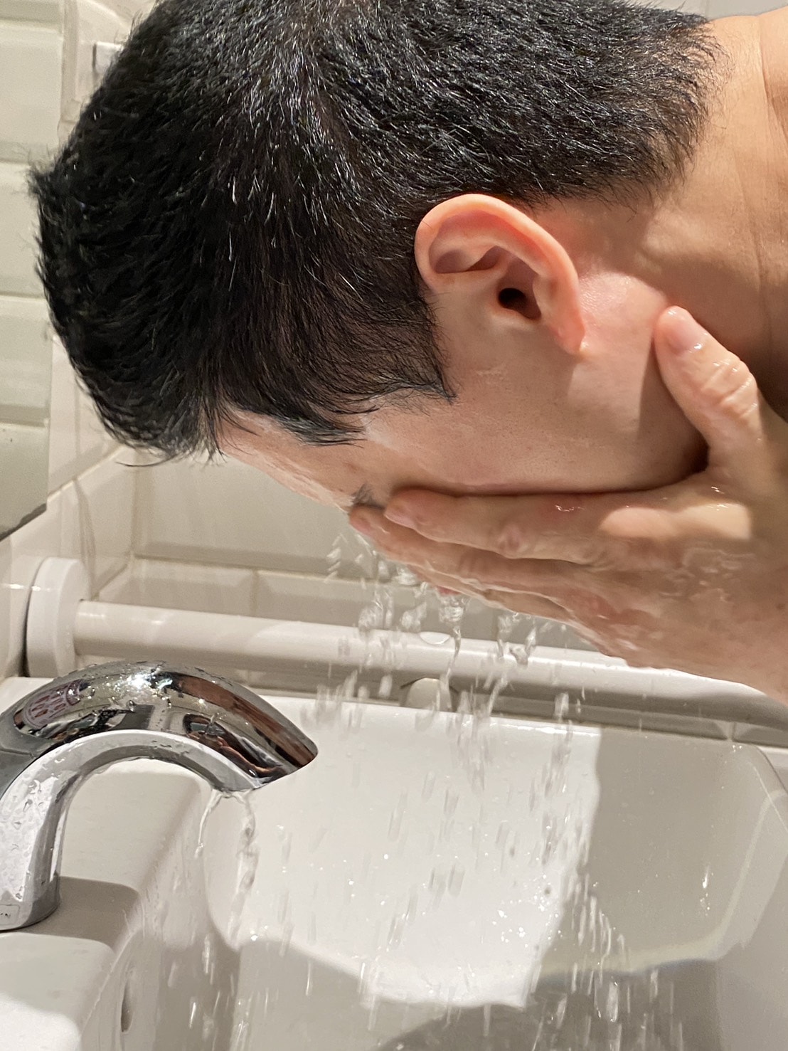 男生都說保養很麻煩!誰說的?!男人的保養,從Mancodes開始_Mancodes 左顏右色微酸潔面乳 - 第9張圖