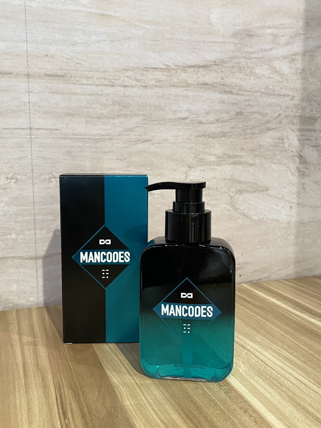 男生都說保養很麻煩!誰說的?!男人的保養,從Mancodes開始_Mancodes 左顏右色微酸潔面乳 - 第2張圖