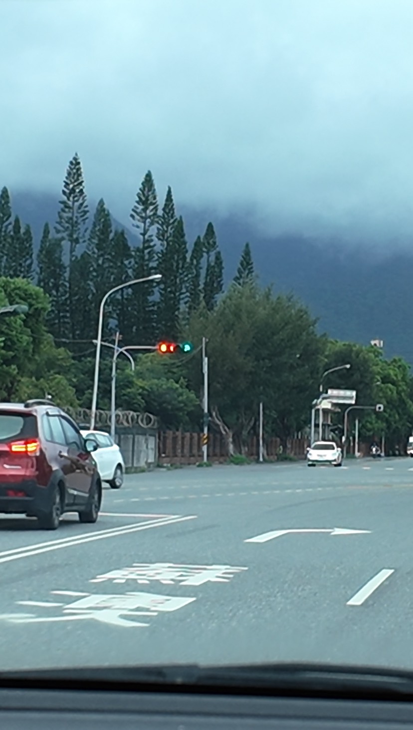 一分鐘與海的距離|花蓮秘境_巴罕營家|旅行日記|花蓮露營推薦|小腳印大世界_卜派家的旅行繪本 - 第2張圖